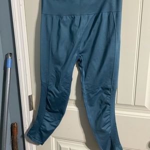 Fabletics Sync High-Waisted Perforated- XL/XXL